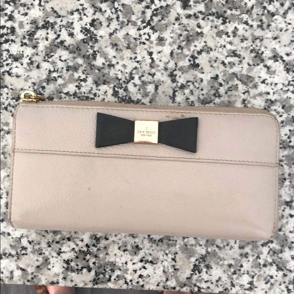 Taupe Kate spade wallet
